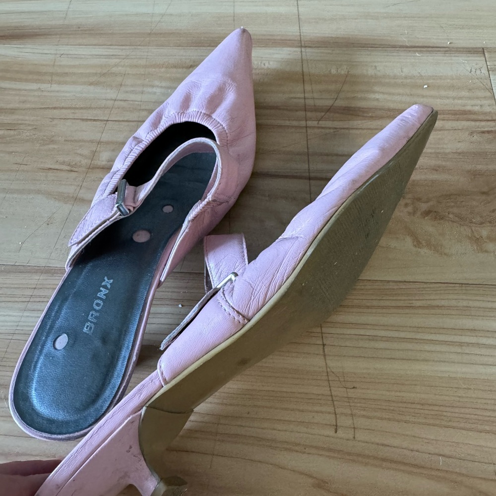 Leather pink kitten heel shoes - Picture 2 of 4